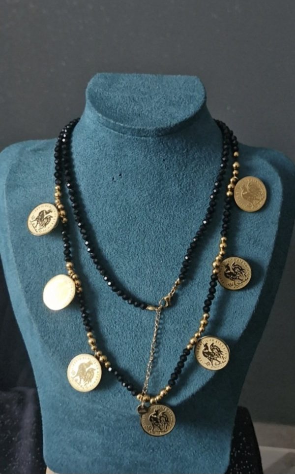 Sautoir avec des perles noires  7 wiza