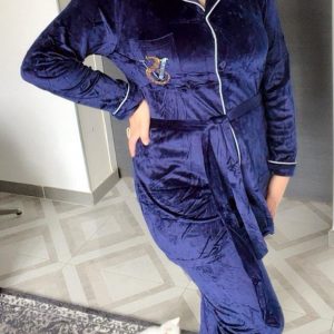Pyjama long hivernal avec bouton et ceinture