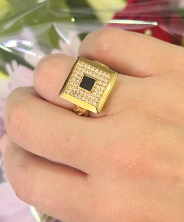 Bague carrée point noir perlée style Mouna
